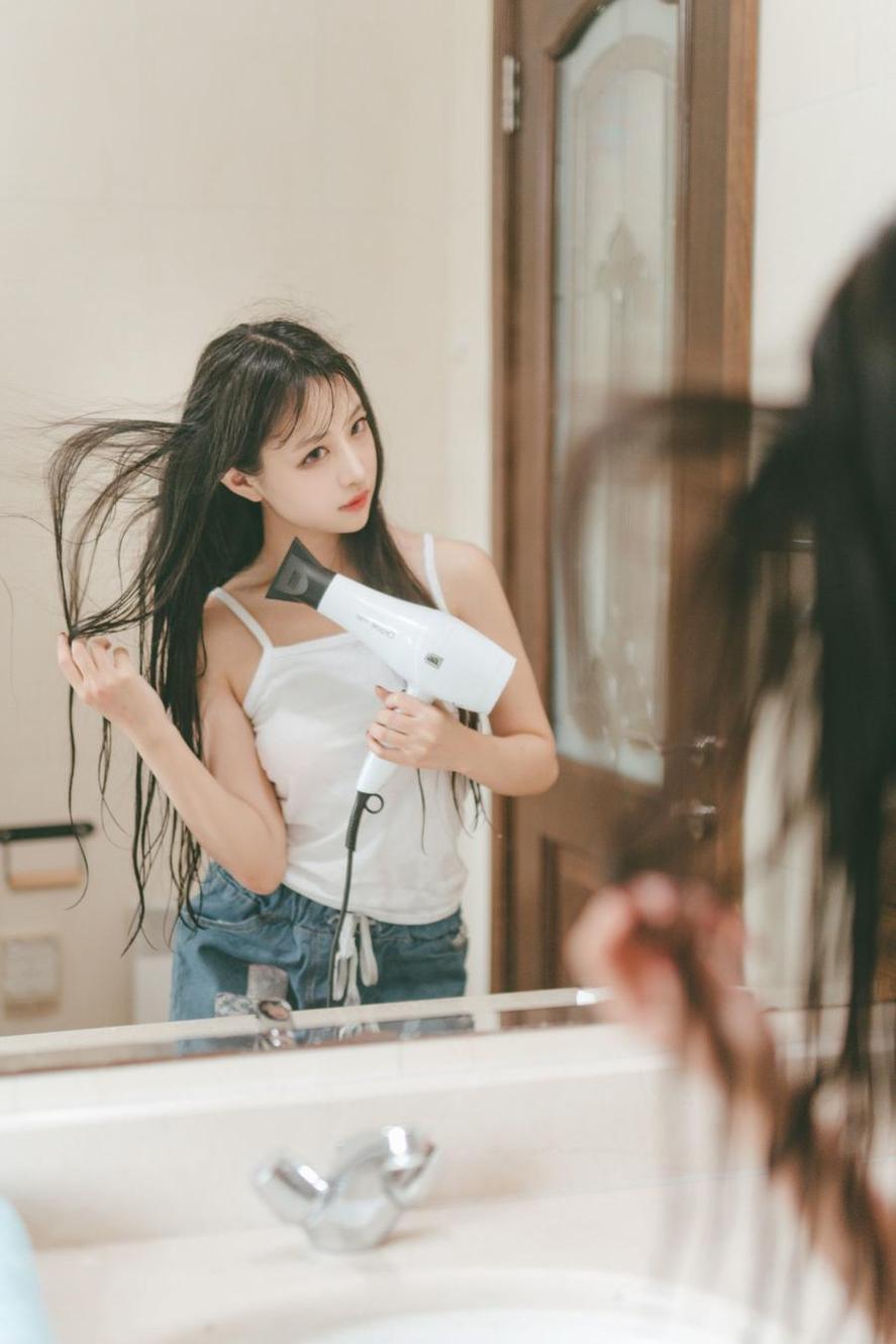 分享shika小鹿鹿几岁的最新摄影，绝美图片等你来欣赏