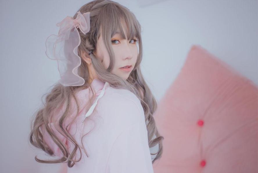 从从从从鸾尼禄超美cosplay，展现梦幻异想世界