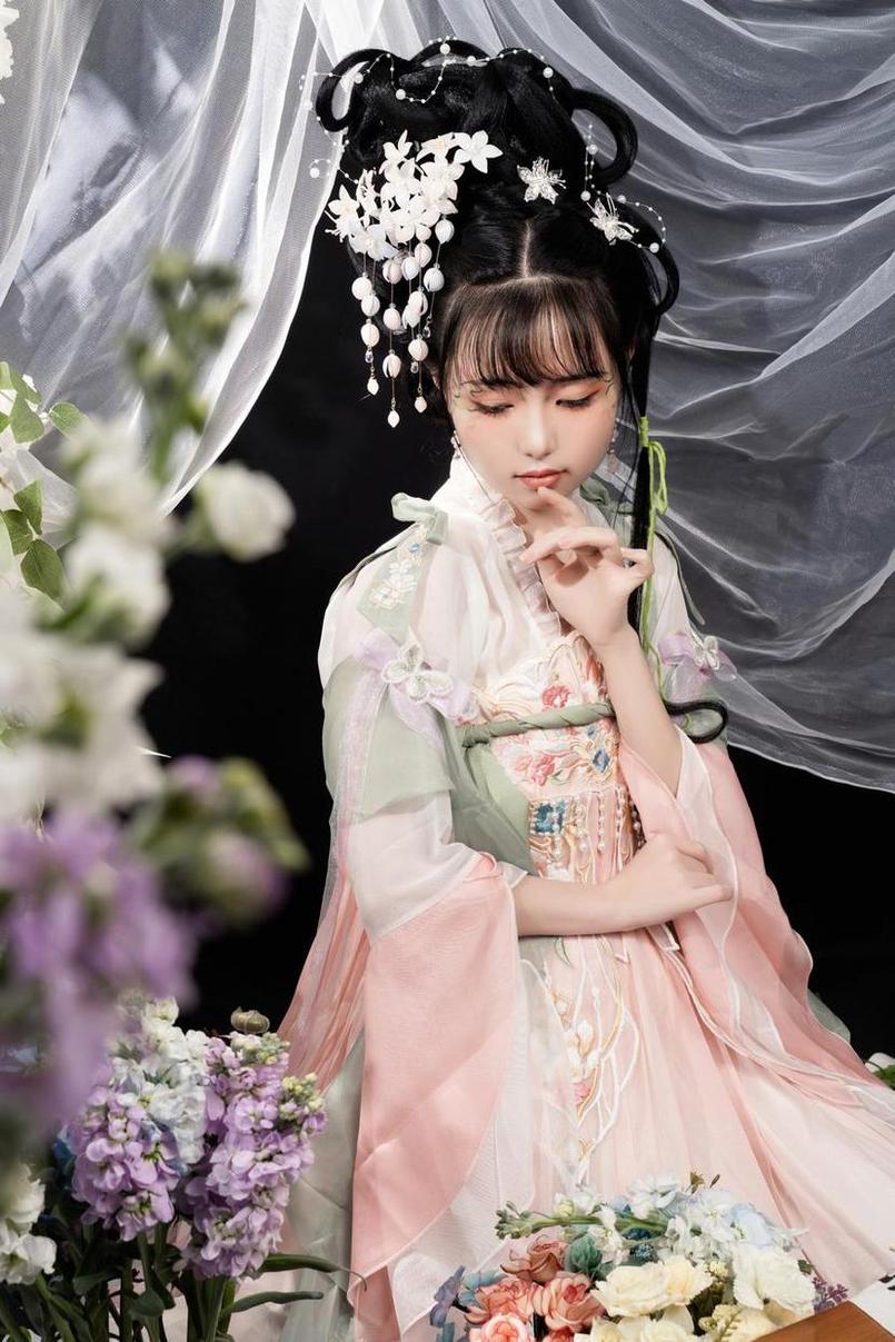珍藏暴力少女喵小吉图片，带你领略猫娘的魅力