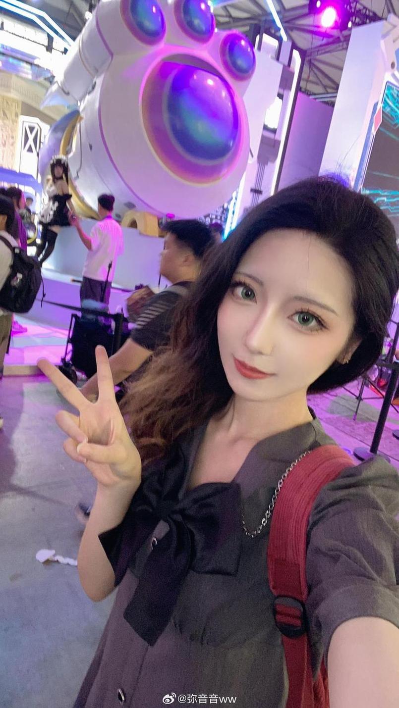 弥音音cos德丽莎，cosplay精选，让人开怀大笑