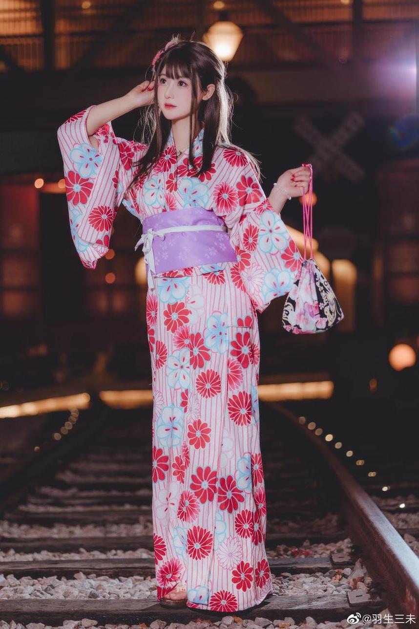 沉醉于羽生三未婚纱照的美丽图片中