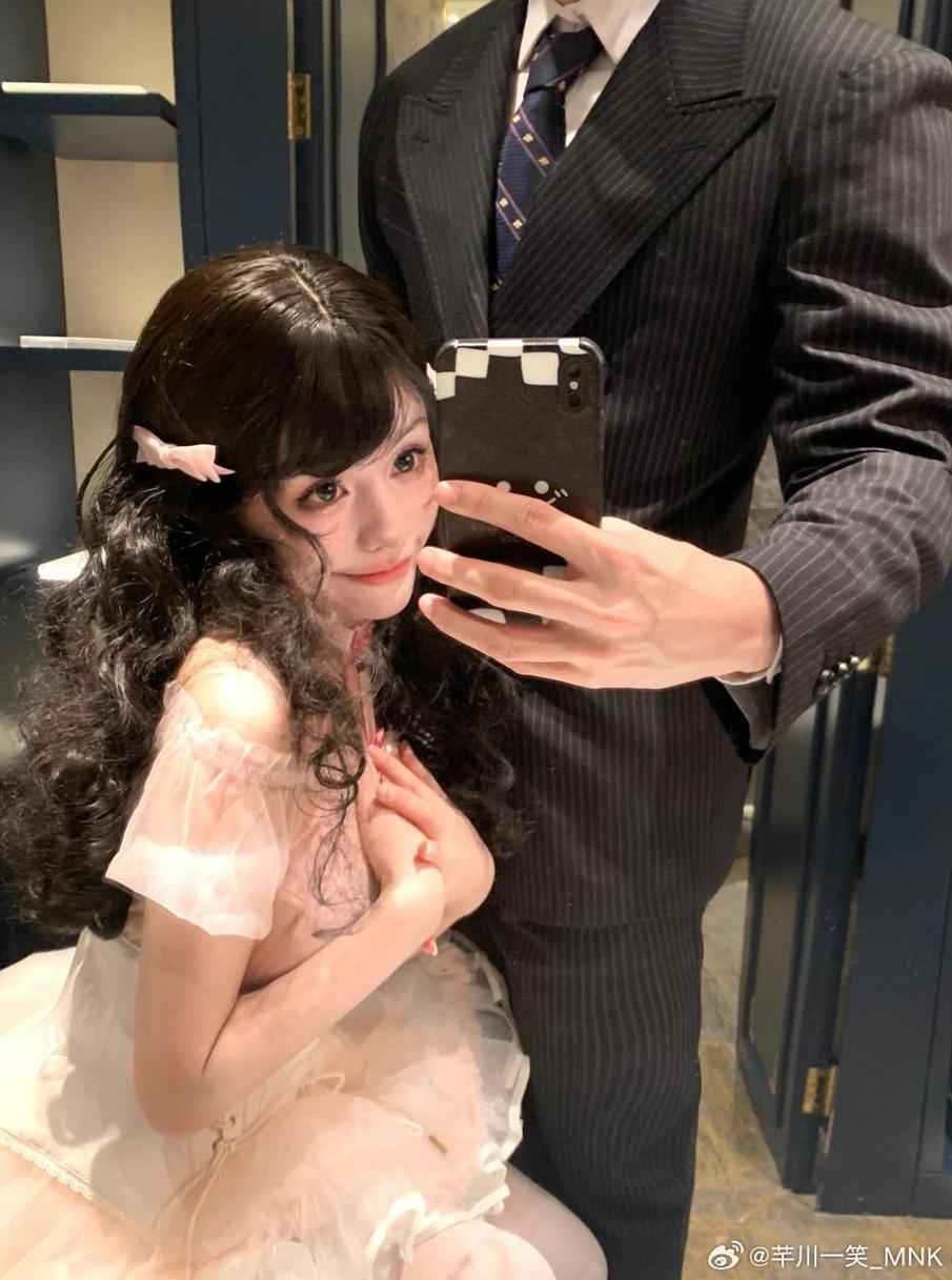 老葡芊川一笑，展示真实美丽原图。