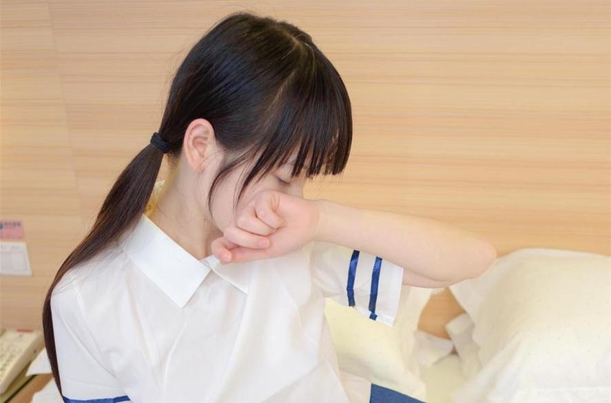 西尔酱抹茶汉服照片分享，看看这位萌妹子如何演绎中国传统服饰