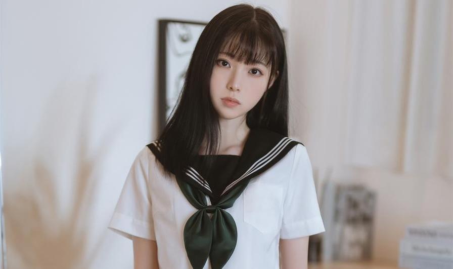 许岚lan个人资料：精美图包送上，cos灵感随处可得。