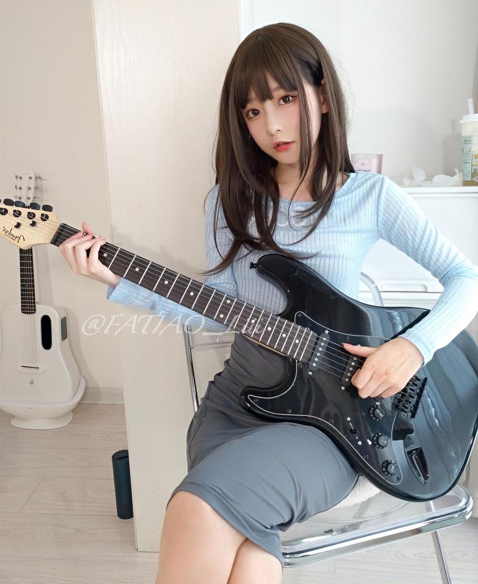迷之呆梨写真集：狂欢cos派对创意无限