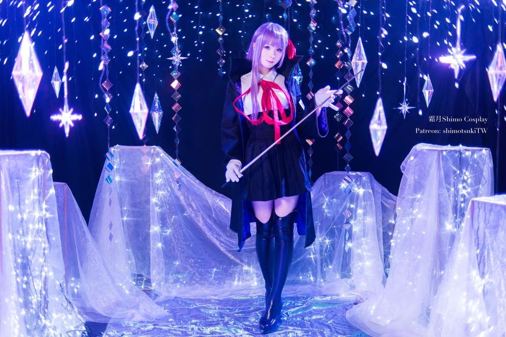 黑白摄影之美：霜月shimo雷神作品赏析