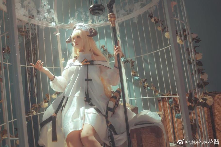 惊艳全场的cos图片集：麻花麻花酱在线观看